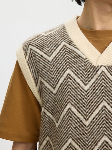 SELECTED Pullunder i brun