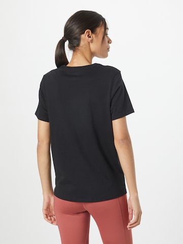 Nike Sportswear Skinny T-Shirt 'Essential' in Schwarz