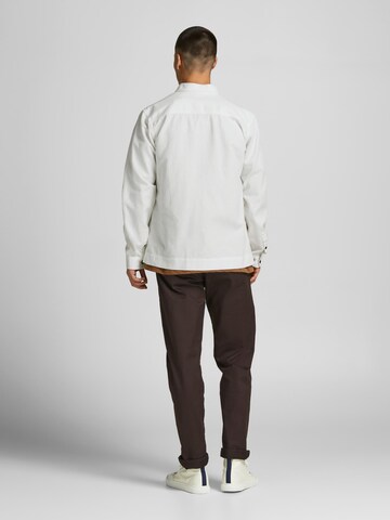 Coupe regular Chemise 'Logan' JACK & JONES en blanc