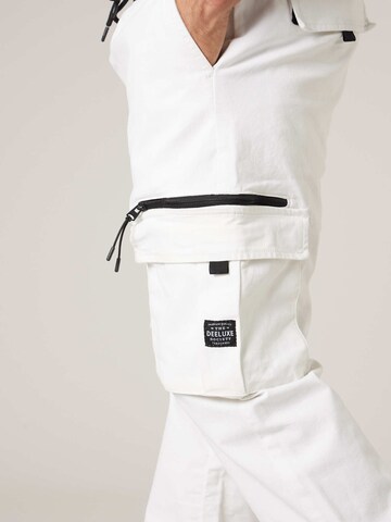 Regular Pantalon Deeluxe en blanc