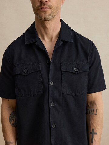 DAN FOX APPAREL Comfort Fit Риза 'Nelson' в черно