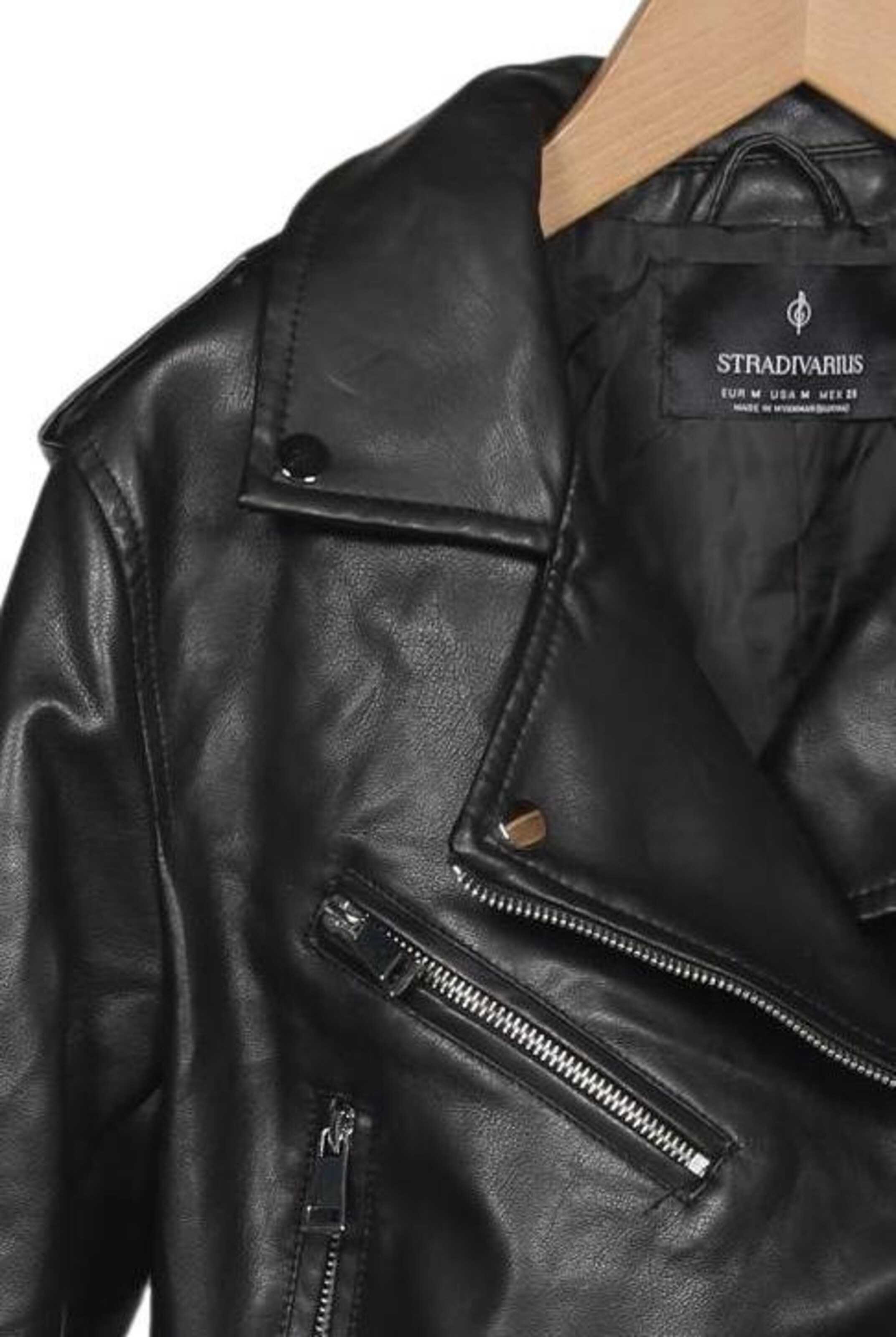 Stradivarius Jacket & Coat in M in Black