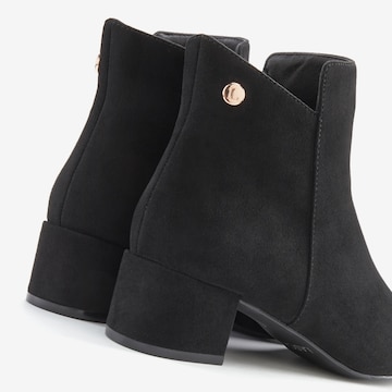 LASCANA Ankle Boots in Black