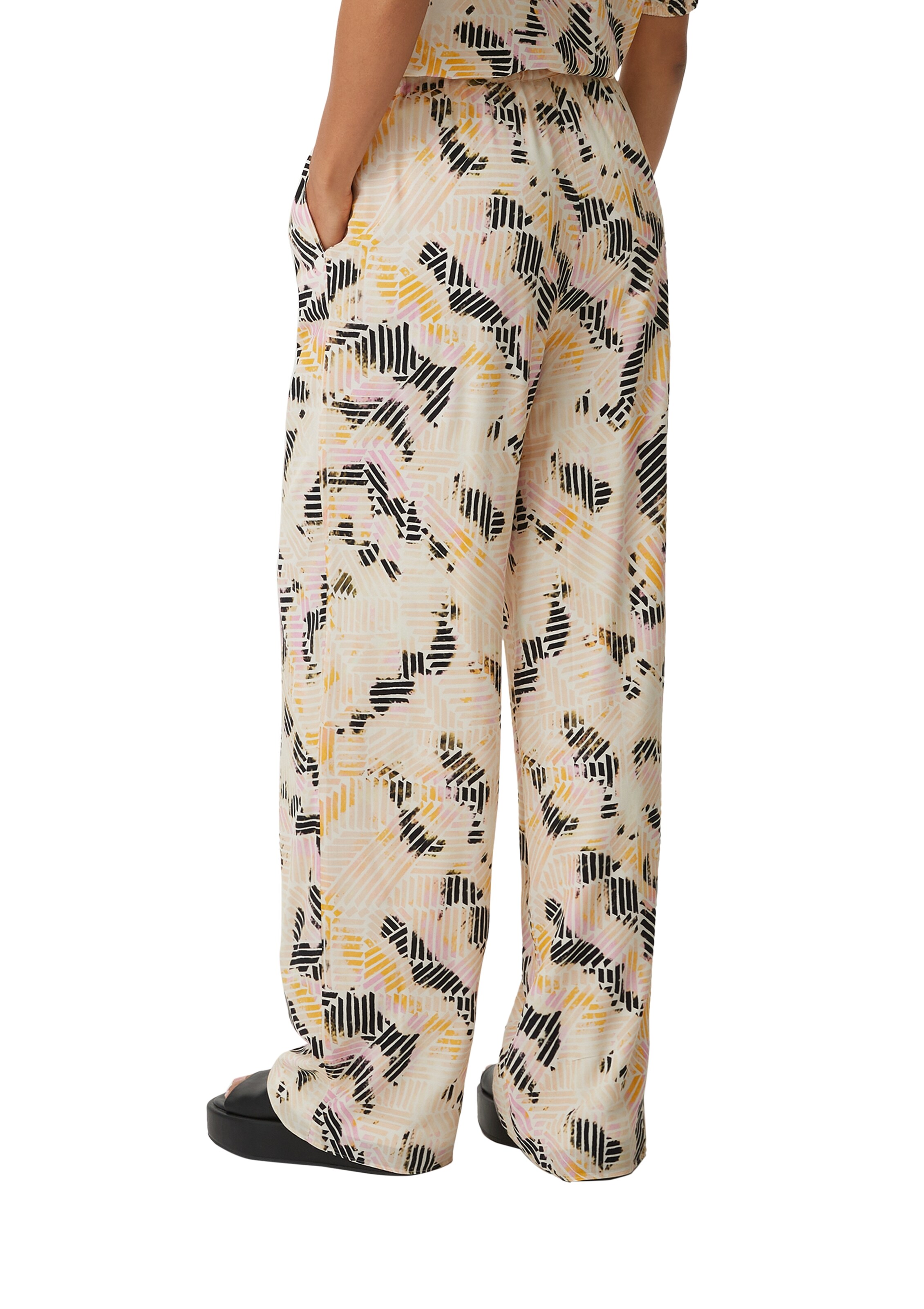 Wide Leg Pantalon comma casual identity en beige : derrière