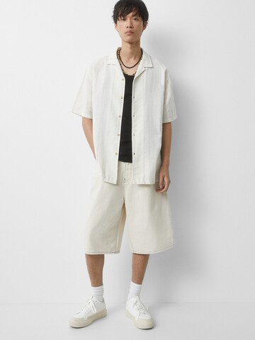 Fit confort Chemise Pull&Bear en blanc