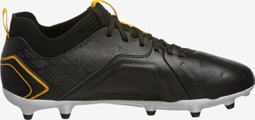 UMBRO Soccer Cleats in Black