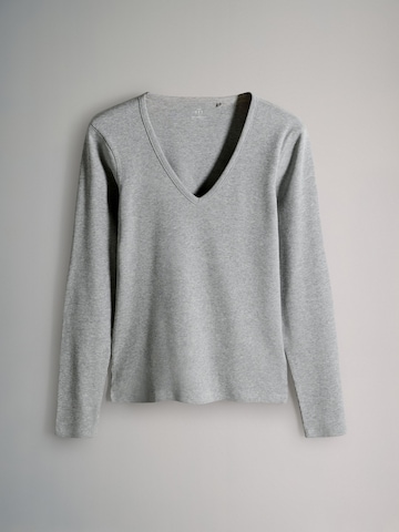 Tricou de la The Set pe gri