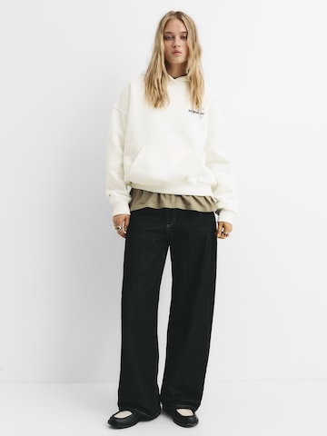 Pull&Bear Суичър 'PACIFIC BYE' в бяло