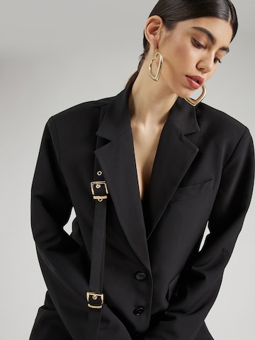 Hoermanseder x About You - Blazer 'Leoni' en negro