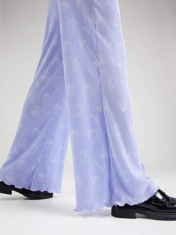 florence by mills exclusive for ABOUT YOU Loose fit Trousers 'Rain Showers' in Purple
