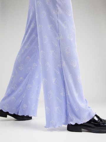 florence by mills exclusive for ABOUT YOU Loosefit Hose 'Rain Showers' in Lila