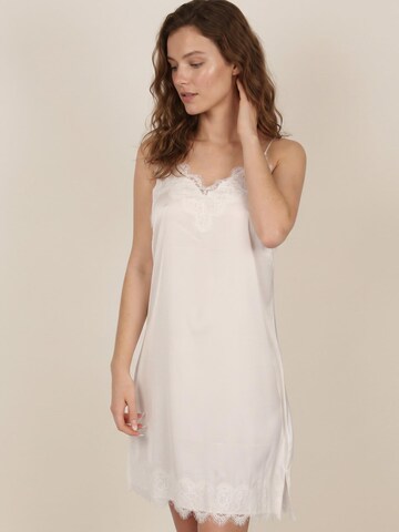 admas - Camiseta de noche 'ADMAS CLASSIC Camisola Tirantes Soft Novia para Mujer' en blanco
