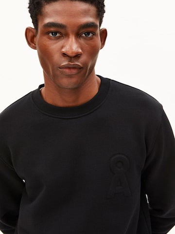 Sweat-shirt ARMEDANGELS en noir : devant