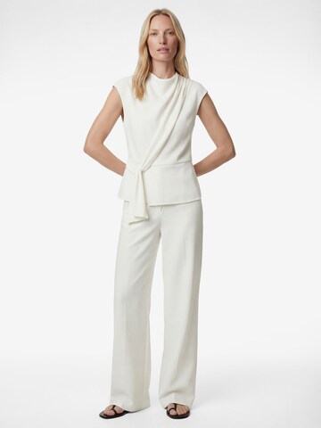 Koton Blouse in White: front