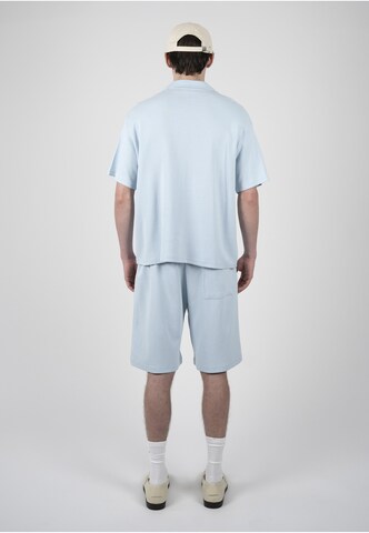 Prohibited Regular Shorts in Blau