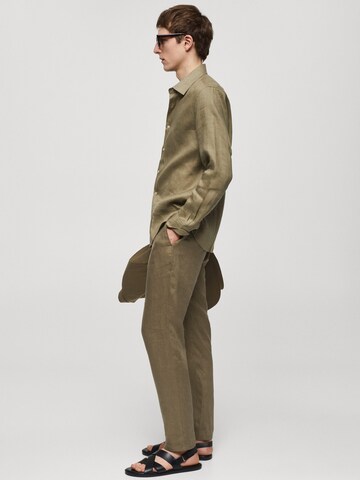 MANGO MAN Slimfit Chino hlače 'Oyster' | zelena barva
