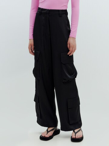 EDITED Normalny krój Spodnie 'Neveah' w kolorze czarny: przód