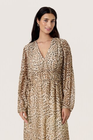 Robe 'Anaya' SOAKED IN LUXURY en beige