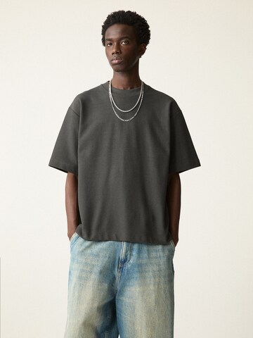 Pull&Bear Shirt in Grey: front