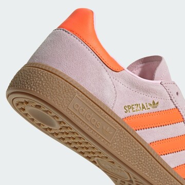 ADIDAS ORIGINALS Låg sneaker 'Handball Spezial' i rosa