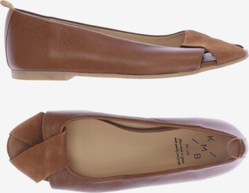 KMB Flats & Loafers in 36 in Brown: front