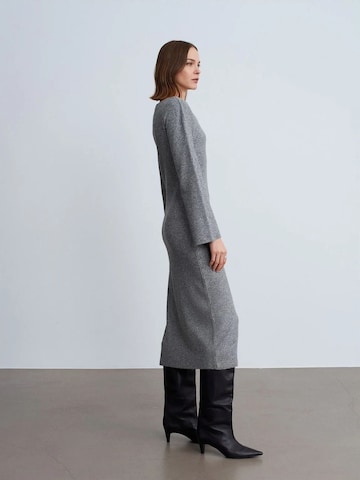 Dilvin Dress in Grey