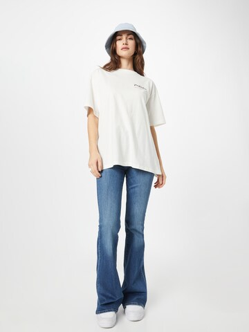Pegador - Camiseta talla grande 'FOY' en blanco