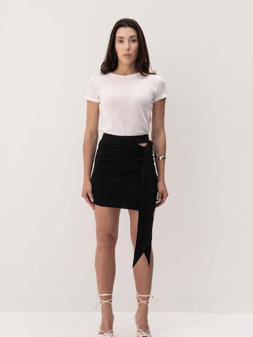 FEMSSY - Falda en negro