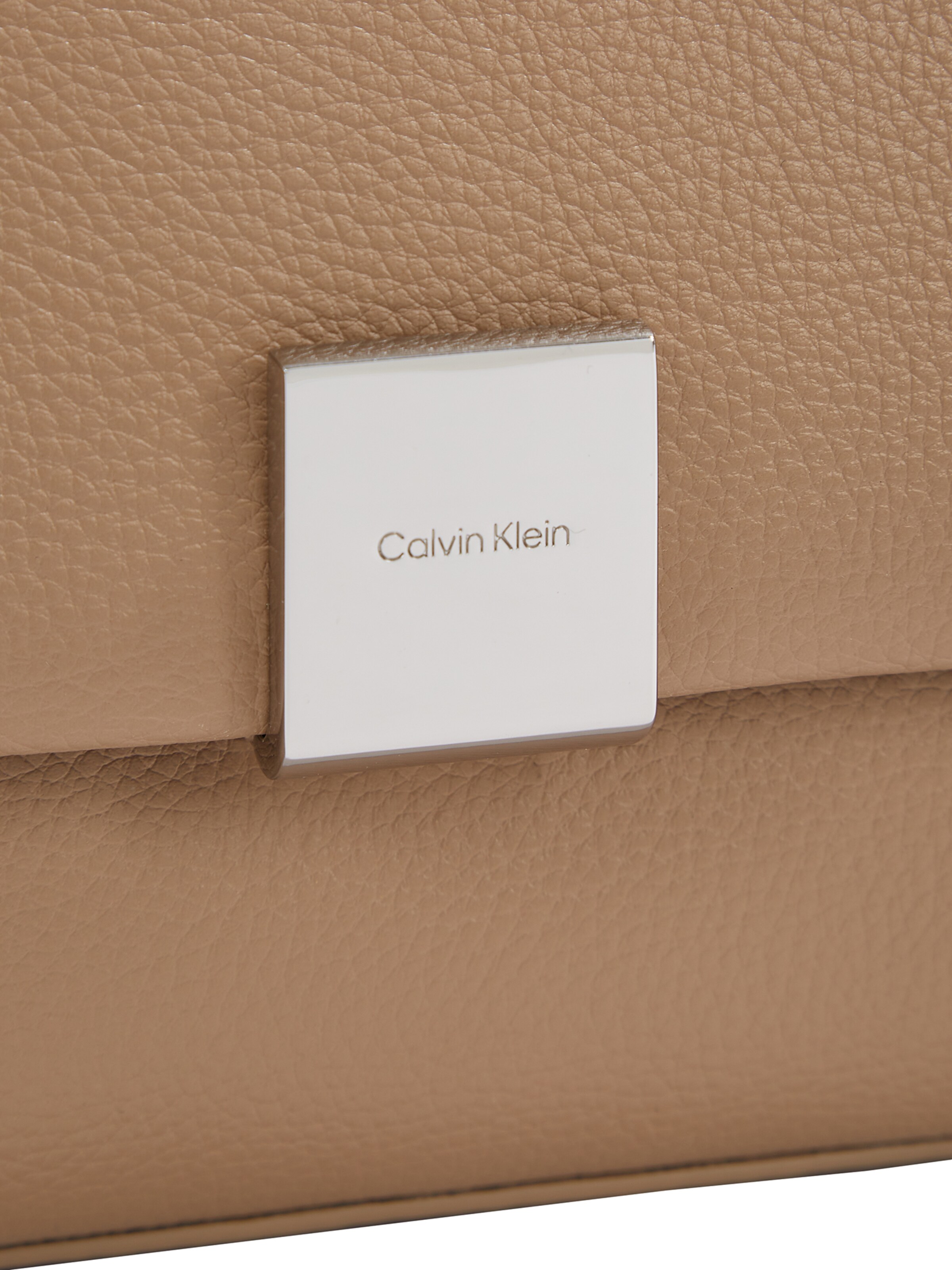 Calvin Klein Schultertasche in Grau