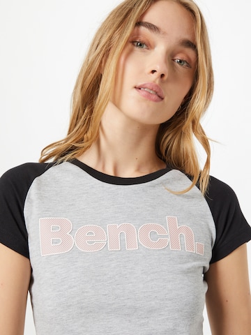 BENCH T- Shirt 'TRINA' in Grau