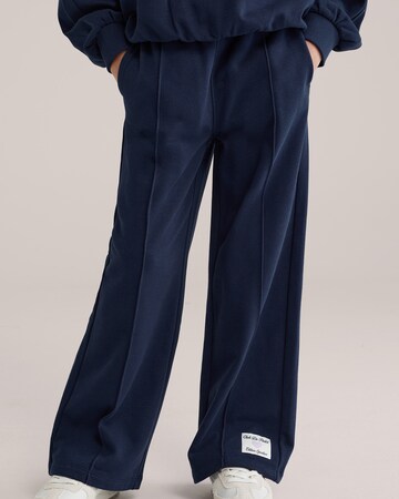 WE Fashion Regular Pants in Blue: front