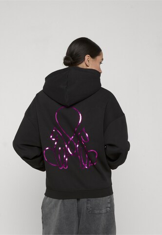 FAVELA Sweatshirt in Black: front