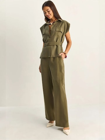 Completo pantalone di Bianco Lucci in verde