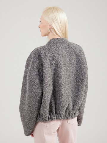 Noella Välikausitakki 'Marnie' värissä harmaa