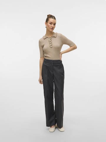 regular Pantaloni con pieghe 'VMNikki' di VERO MODA in grigio