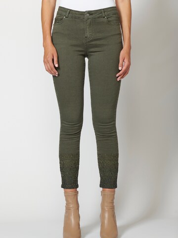 KOROSHI Regular Jeans in Groen: voorkant