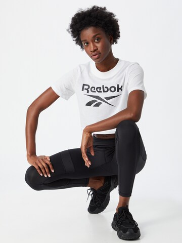 T-shirt Reebok en blanc