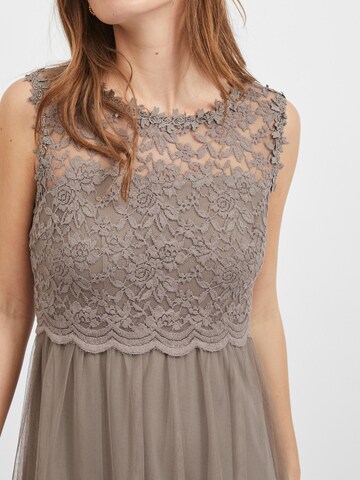 Robe de soirée 'VILynnea' VILA en gris