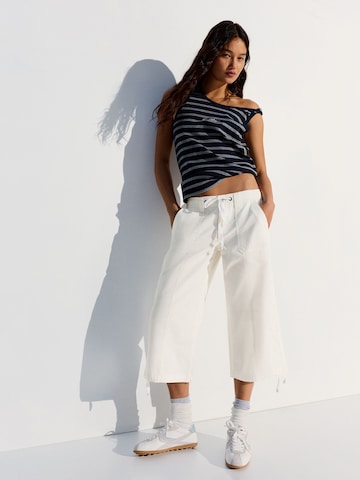 Bershka Ohlapna forma Hlače | bela barva