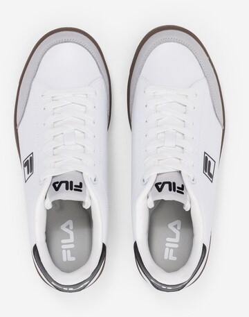 FILA Platform trainers COURTBAY in Off White ABOUT YOU