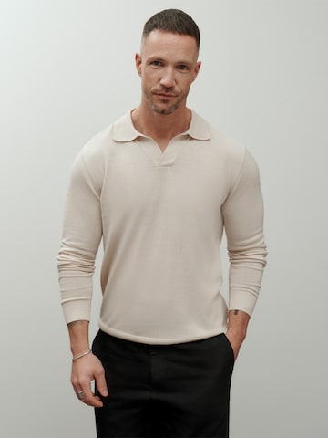 DAN FOX APPAREL Свитер 'Essentials' в Белый: спереди