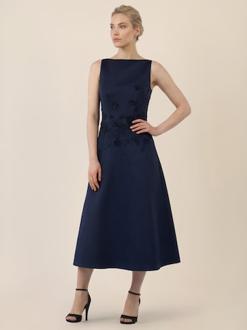 APART Kleid in Blau