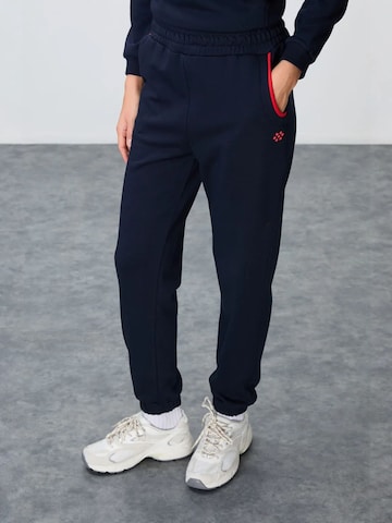 Completo per l'allenamento 'Aktive Sets' di Tommy Life in colori misti