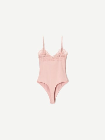 Tricou body de la Bershka pe roz