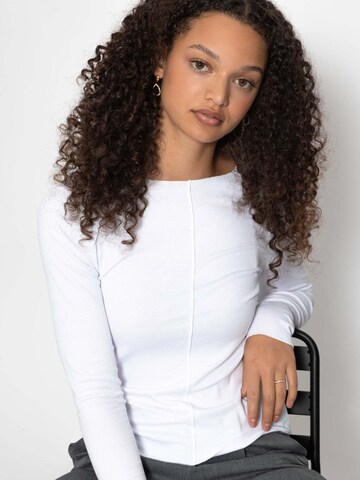 SASSYCLASSY Shirt in White