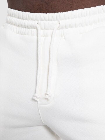 Smilodox Tapered Broek 'Aldin' in Wit
