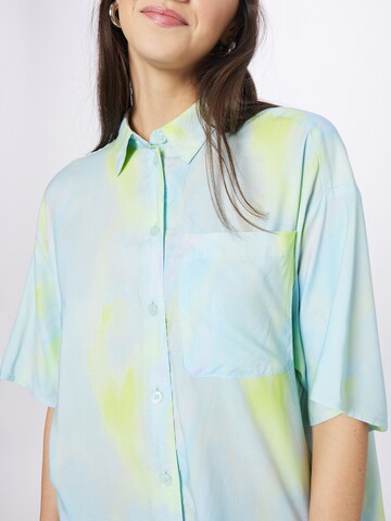 Monki Bluse in Blau