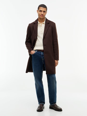 TOMMY HILFIGER Between-seasons coat 'New York' in Brown: front