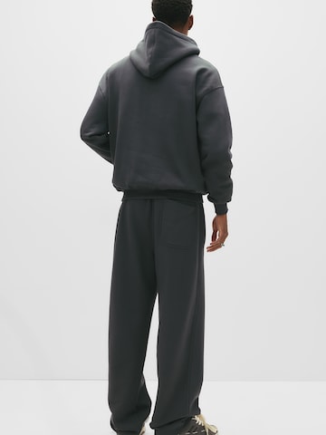 Pull&Bear Широка кройка Панталон в сиво