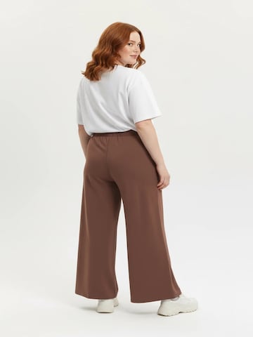 Shape Of You Loosefit Kalhoty – hnědá